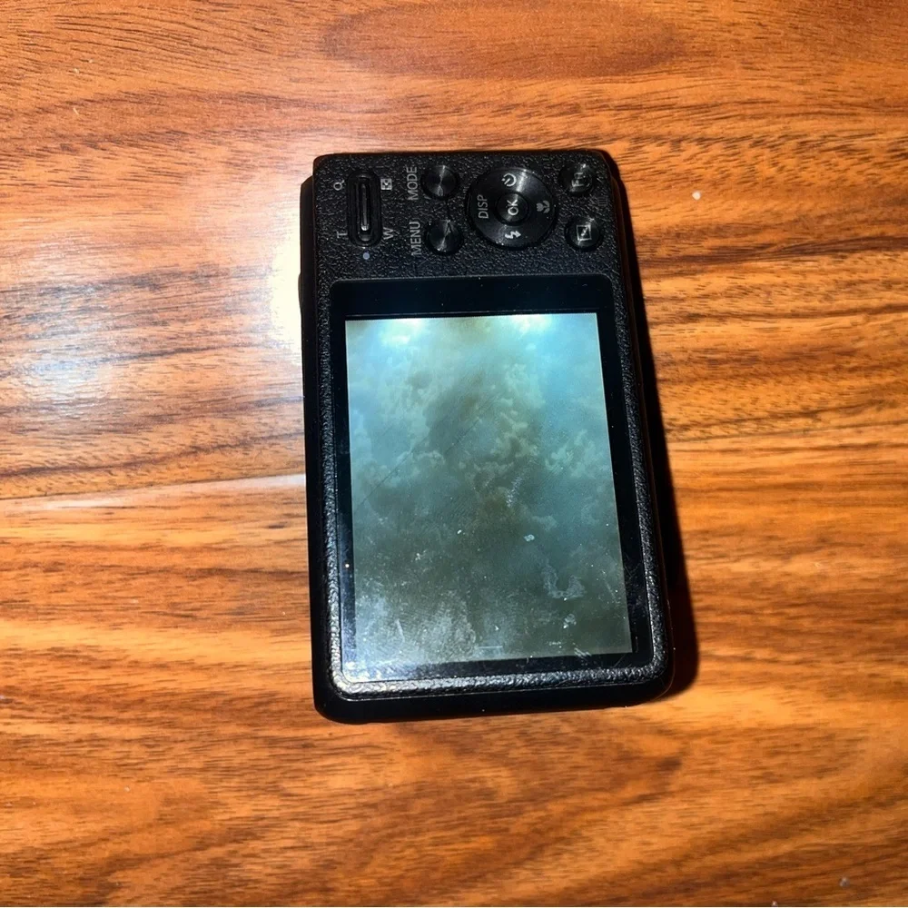 Selling for parts! RARE Samsung DV100 digital camera. With working front LCD